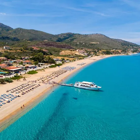 Pomegranate Tree Vilă