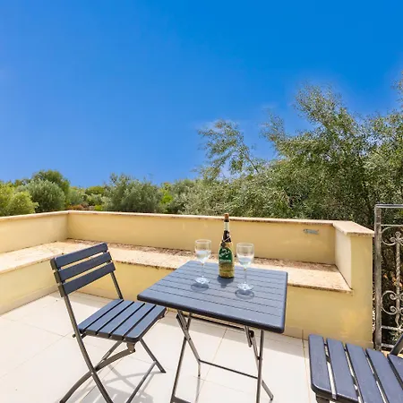 Vilă Pomegranate Tree